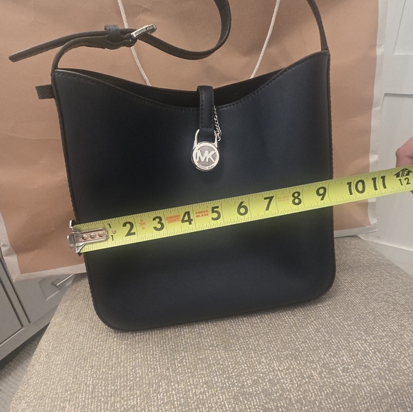 NWT Michael Kors Navy Blue Leather Shoulder Bag - Picture 5 of 10